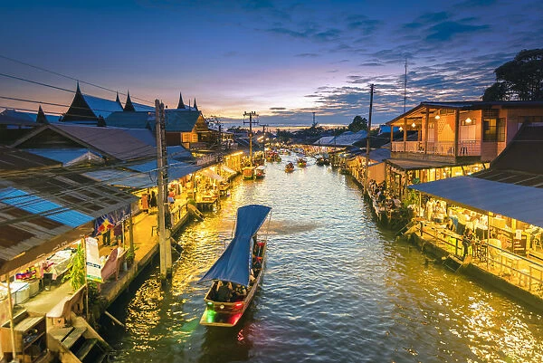 Amphawa floating market, Samut Songkhram, Bangkok, Thailand