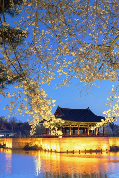 Framed Print : Anapji Pond (UNESCO World Heritage Site) at dusk, Gyeongju, South Korea Framed Print : Anapji Pond (UNESCO World Heritage Site) at dusk, Gyeongju, South Korea