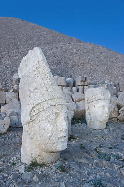 Ancient carved stone heads of the gods, the god Antiochus, Nemrut Dagi (Nemrut Dag)
