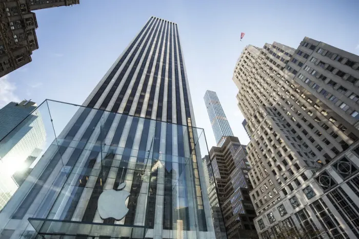 Framed Print : Apple Store on 5th Avenue, Manhattan, New York City, New York, USA