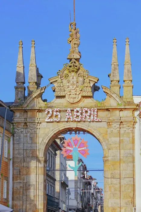 Framed Print : Arch of the New Gate (Arco da Porta Nova), Braga, Minho Province, Portugal
