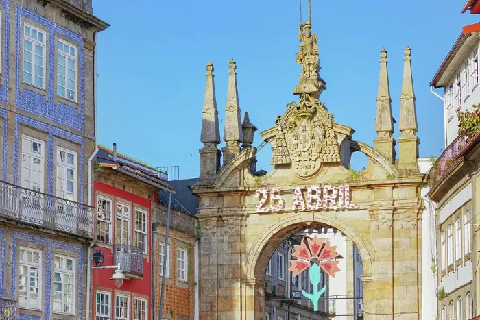 Framed Print : Arch of the New Gate (Arco da Porta Nova), Braga, Minho Province, Portugal