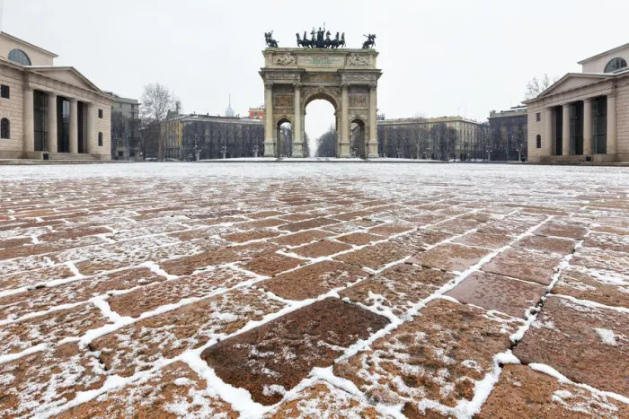 Framed Print : Arch of Peace after a snowfall. Milan, Lombardy, Northern Italy, Italy Framed Print : Arch of Peace after a snowfall. Milan, Lombardy, Northern Italy, Italy