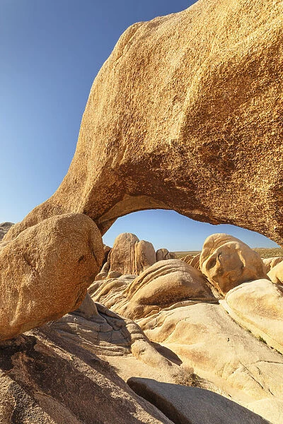 Arch Rock, Joshua Tree National Park, Mojave Desert, California, USA