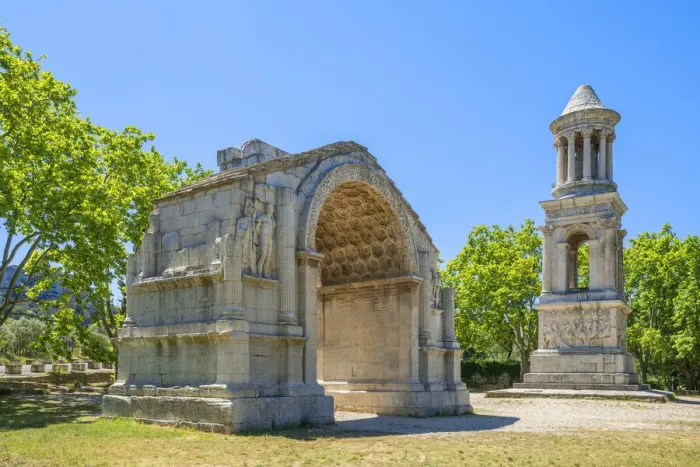 Framed Print : Arch of Triumph and the mausoleum of Jules, ancient Roman site of Glanum, Saint Remy de Provence, Les Alpilles, Bouches du Rhone, Provence Cote d'Azur, France, Europe
