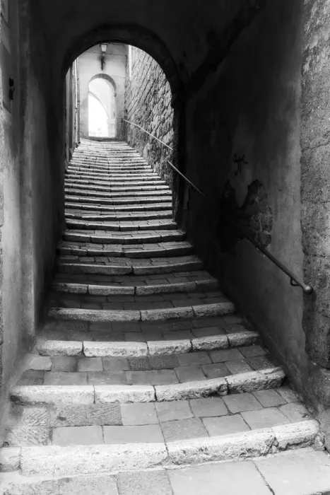 Framed Print : Archway in Pitigliano, Tuscany, Italy
