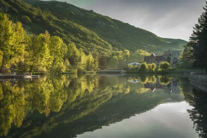 Framed Print : Armenia, Jermuk, mineral water resort town, town lake Framed Print : Armenia, Jermuk, mineral water resort town, town lake
