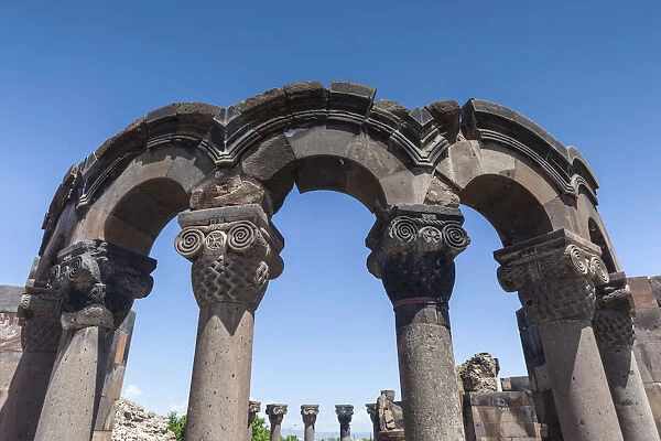 Armenia, Zvarnots, Zvarnots Cathedral, ruins of 7th century cathedral, columns