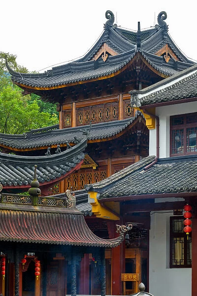 Asia, China, Hangzhou, West Lake, Lingyin Temple