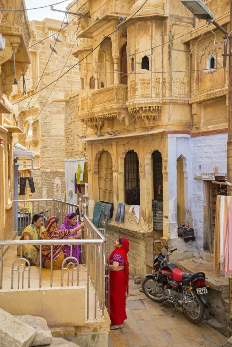Framed Print : Asia, India, Rajasthan, Jaisalmer, Women talking in a street Framed Print : Asia, India, Rajasthan, Jaisalmer, Women talking in a street