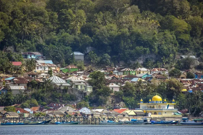 Framed Print : Asia, Indonesia, Spice Islands, Maluku, Banda, Rhun island showing the islandA¢€ Framed Print : Asia, Indonesia, Spice Islands, Maluku, Banda, Rhun island showing the islandA¢€