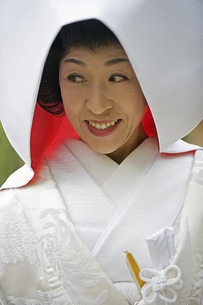Asia, Japan. Kyoto, Kamigamo Jinja shrine, woman in bridal gown