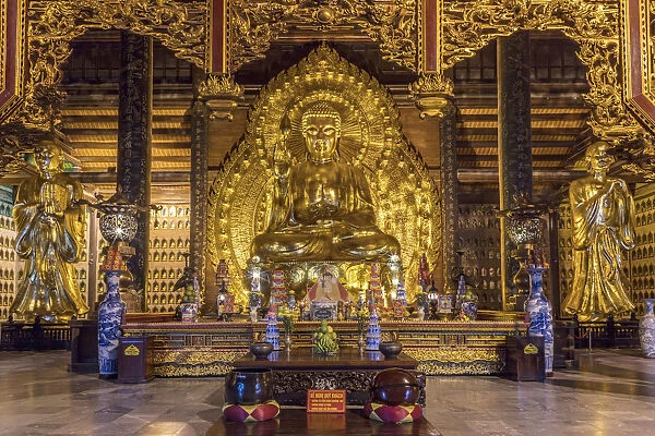 Asia, South East Asia, Vietnam, Ninh Binh, Gia Sinh, Buddha statue in Bai Dinh a modern