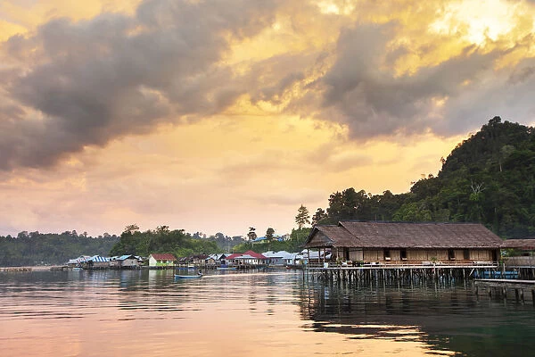 Asia, Southeast Asia, Indonesia, Spice Islands, Maluku, Seram island, the cabins of