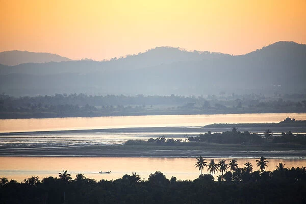 Asia, Southeast Asia, Myanmar, Mawlamyine, view over the Thanlwin (Salween) river