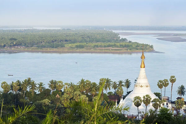 Asia, Southeast Asia, Myanmar, Mon district, Mawlamyine, view over the Thanlwin (Salween)
