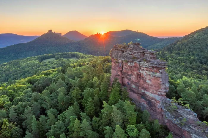 Framed Print : Asselstein rock and Trifels castle, Annweiler am Trifels, German Wine Route, Palatinate Forest, Wasgau, Southern Wine Route, Rhineland-Palatinate, Germany Framed Print : Asselstein rock and Trifels castle, Annweiler am Trifels, German Wine Route, Palatinate Forest, Wasgau, Southern Wine Route, Rhineland-Palatinate, Germany