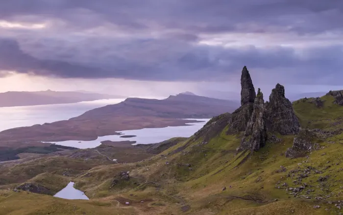 Framed Print : Atmospheric sunrise above the Old Man of Storr on the Isle of Skye, Scotland. Autumn