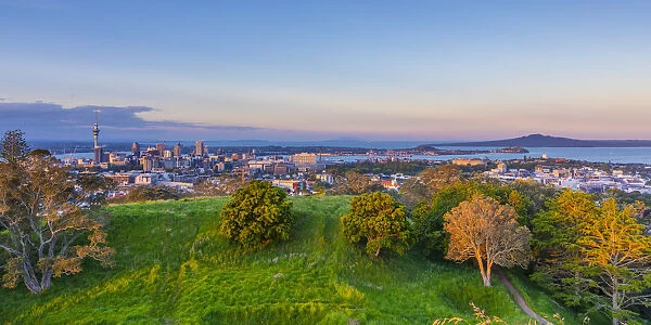 Auckland City and Harbour from Mount Eden, Auckland, New Zealand, Pacific Ocean
