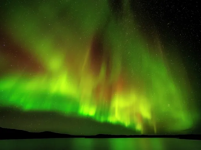 Framed Print : Aurora Borealis over Wolf Lake in Nunavik, Quebec, Canada Framed Print : Aurora Borealis over Wolf Lake in Nunavik, Quebec, Canada