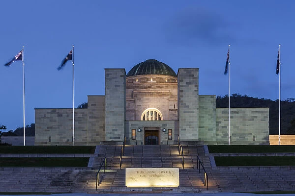 Australia, Australian Capital Territory, ACT, Canberra, Australian War Memorial, dusk