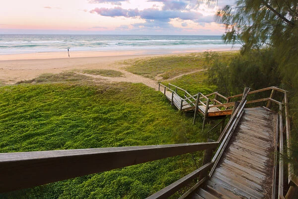 Australia, Queensland, Sunshine beach, Steps leading to beach MR