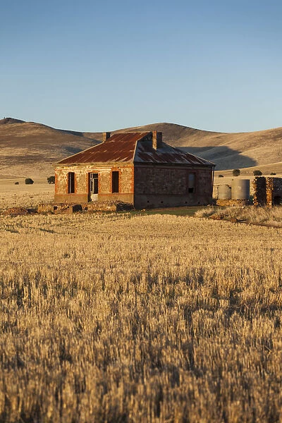 Australia, South Australia, Burra, former copper mining town, abandoned homestead