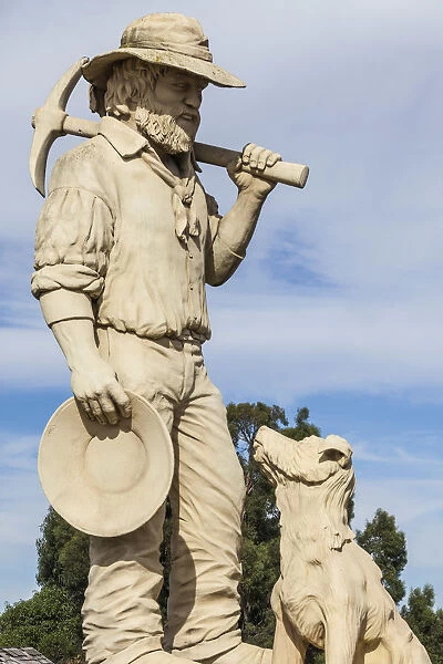 Australia, Victoria, VIC, Ballarat, statue of gold miner and dog