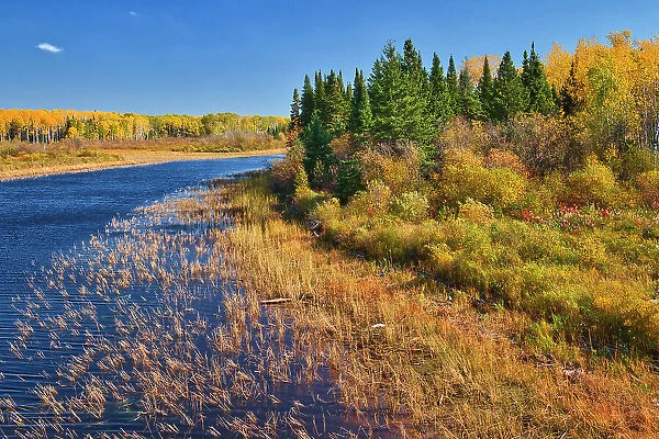 Autumn on the Bradbury River north of the Bloodvein First Nation Rice River Road north of the Blo, Manitoba, Canada