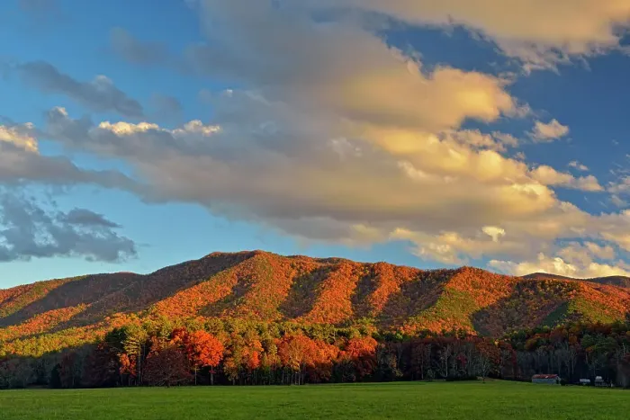 Framed Print : Autumn colour in Cades Cove, Great Smoky Mountains NP, Tennessee, USA Framed Print : Autumn colour in Cades Cove, Great Smoky Mountains NP, Tennessee, USA
