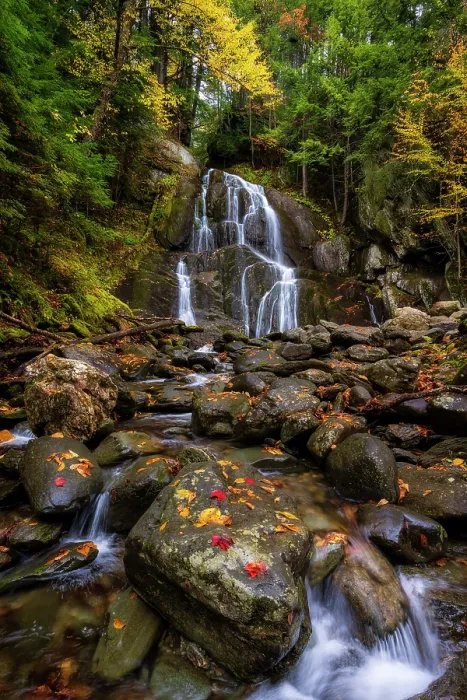 Framed Print : Autumn at Moss Glen Falls, Green Mountains, Granville, Vermont, USA Framed Print : Autumn at Moss Glen Falls, Green Mountains, Granville, Vermont, USA