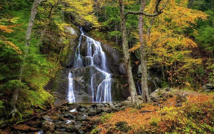Framed Print : Autumn at Moss Glen Falls, Green Mountains, Granville, Vermont, USA Framed Print : Autumn at Moss Glen Falls, Green Mountains, Granville, Vermont, USA