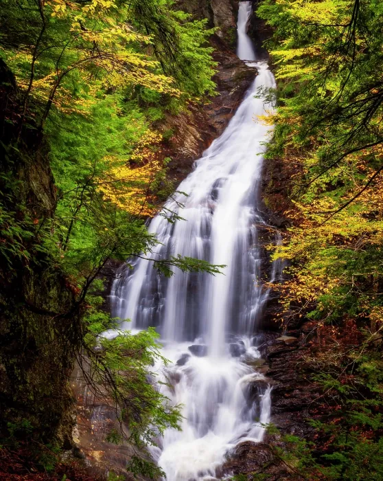 Framed Print : Autumn at Moss Glen Falls, Green Mountains, Stowe, Vermont, USA Framed Print : Autumn at Moss Glen Falls, Green Mountains, Stowe, Vermont, USA