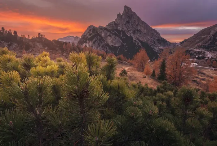 Framed Print : Autumn sunset over the Sass de Stria and the Falzarego Pass in the Dolomites, Italy Framed Print : Autumn sunset over the Sass de Stria and the Falzarego Pass in the Dolomites, Italy