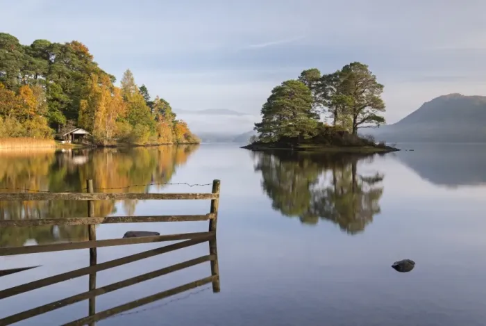 Framed Print : Autumnal scenery on the shore of Derwent Water in the Lake District National Park, Cumbria, England Framed Print : Autumnal scenery on the shore of Derwent Water in the Lake District National Park, Cumbria, England