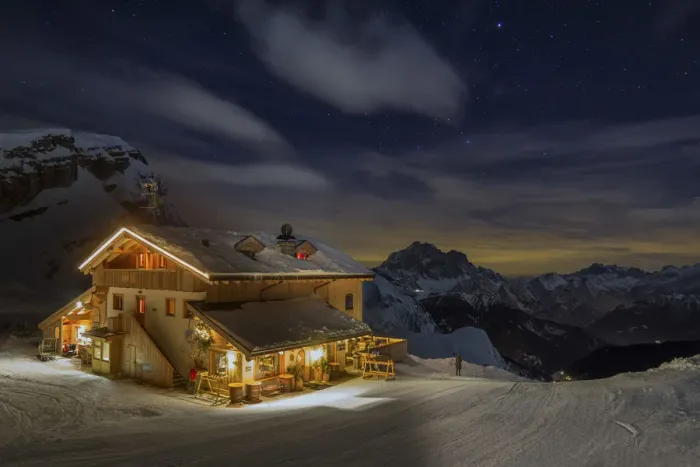 Framed Print : The Averau refuge in a wintertime night, surrounded by snow-covered peaks. Dolomites Framed Print : The Averau refuge in a wintertime night, surrounded by snow-covered peaks. Dolomites