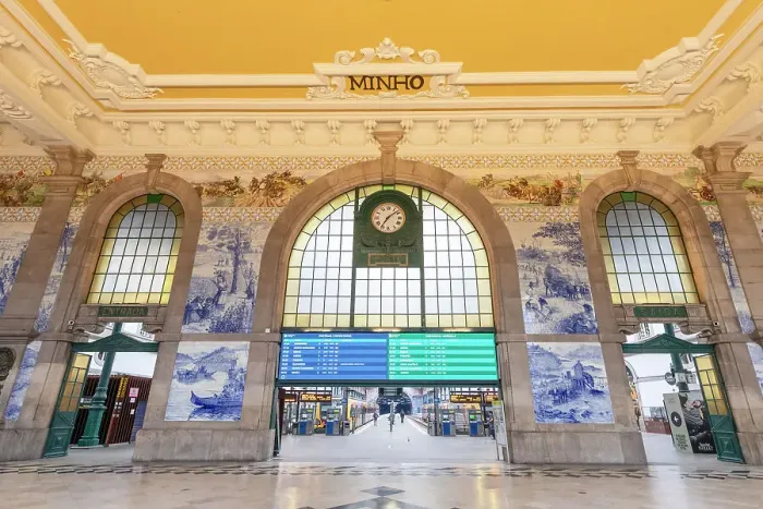 Framed Print : Azulejo Tiles in the Sao Bento Railway Station, Porto, Portugal, Southern Europe Framed Print : Azulejo Tiles in the Sao Bento Railway Station, Porto, Portugal, Southern Europe