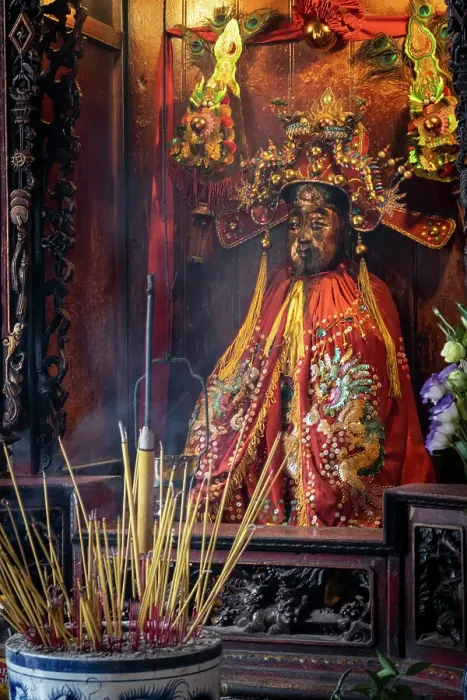 Framed Print : Ba Thien Hau Temple, Ho Chi Minh City (Saigon), Vietnam Framed Print : Ba Thien Hau Temple, Ho Chi Minh City (Saigon), Vietnam