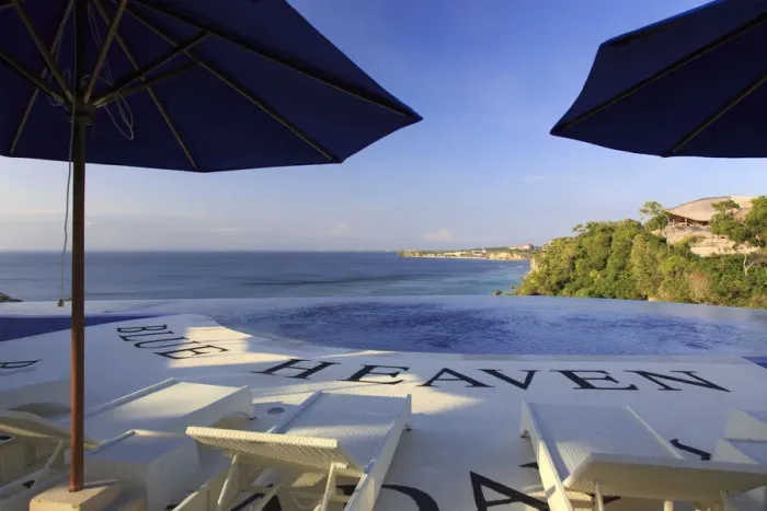 Framed Print : Bali, Bukit Peninsula, Uluwatu, Padang Padang Beach, clifftop club and infinity pool Framed Print : Bali, Bukit Peninsula, Uluwatu, Padang Padang Beach, clifftop club and infinity pool