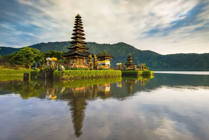 Framed Print : Bali, Indonesia, South East Asia. Pura Ulun Danu Bratan water temple at the edge of Framed Print : Bali, Indonesia, South East Asia. Pura Ulun Danu Bratan water temple at the edge of