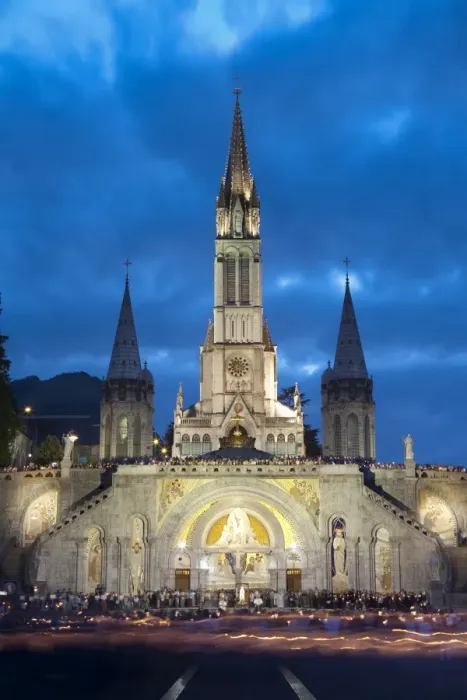 Framed Print : Basilika du Rosaire, Lourdes, Hautes-Pyrenees, Midi-Pyrenees, France Framed Print : Basilika du Rosaire, Lourdes, Hautes-Pyrenees, Midi-Pyrenees, France