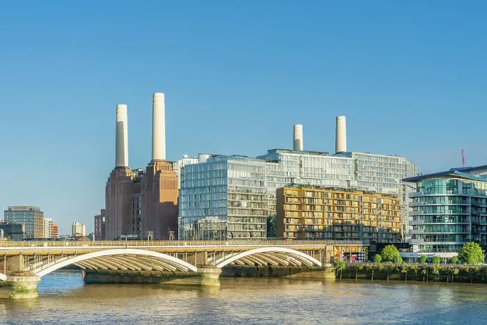 Framed Print : Battersea Power Station and the River Thames, Battersea, London, England, UK Framed Print : Battersea Power Station and the River Thames, Battersea, London, England, UK