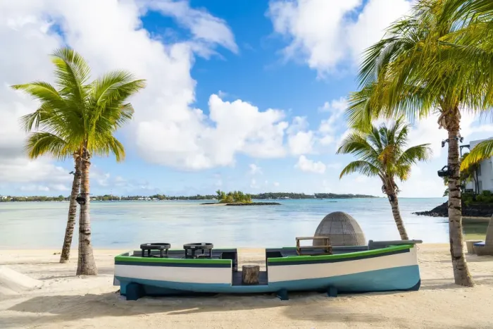 Framed Print : The beach bar at the Shangri-La Le Toussrok hotel, Trou d Eau Douce, Flacq district