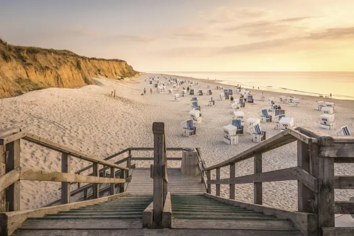 Framed Print : Beach chairs on the west beach of Kampen with Rotem Kliff, Sylt, Schleswig-Holstein Framed Print : Beach chairs on the west beach of Kampen with Rotem Kliff, Sylt, Schleswig-Holstein
