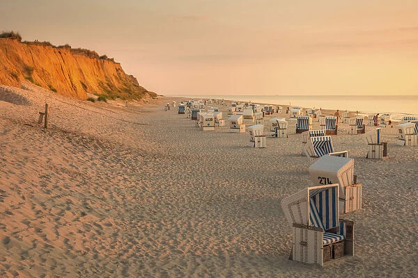 Beach chairs on the west beach of Kampen with Rotem Kliff, Sylt, Schleswig-Holstein