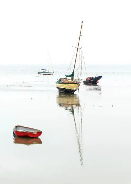 Framed Print : Beached boats at the low tide at Leigh on Sea, Essex, England Framed Print : Beached boats at the low tide at Leigh on Sea, Essex, England