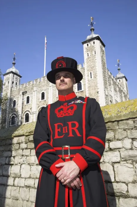 Framed Print : A beafeeter in traditional dress outside the Tower of London Framed Print : A beafeeter in traditional dress outside the Tower of London
