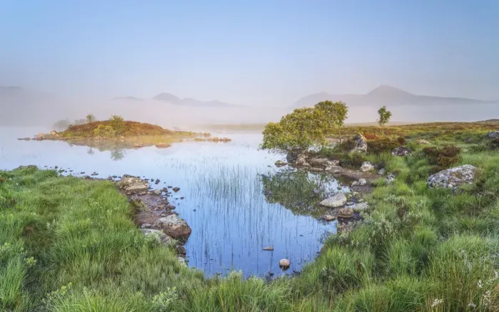 Framed Print : Beautiful morning light at Loch Na Claise, Rannoch Moor, Western Highlands, Scozia Framed Print : Beautiful morning light at Loch Na Claise, Rannoch Moor, Western Highlands, Scozia