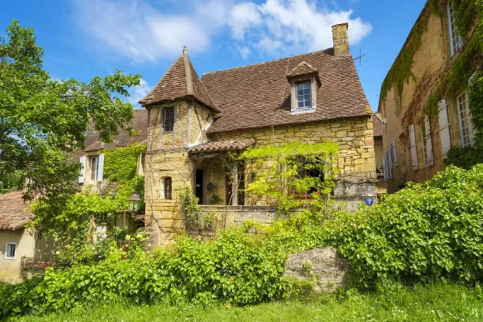 Framed Print : Beautiful old stone house on Rue Montaigne, Sarlat-la-Cana da, Dordogne Department Framed Print : Beautiful old stone house on Rue Montaigne, Sarlat-la-Cana da, Dordogne Department