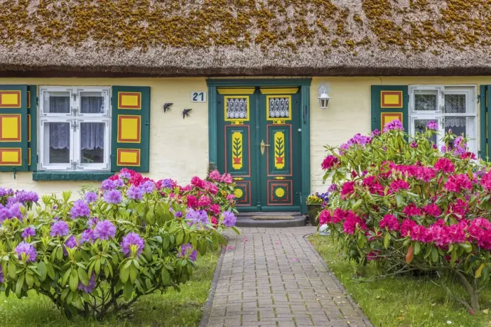 Framed Print : Beautiful old thatched roof house in Zingst, Mecklenburg-Western Pomerania Framed Print : Beautiful old thatched roof house in Zingst, Mecklenburg-Western Pomerania